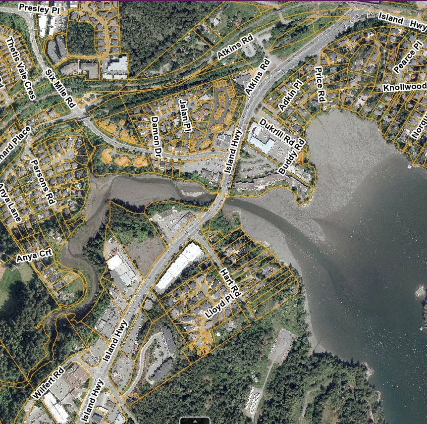 Aerial map of the Western Gateway Corridor study area outlined in yellow, indicating landmarks such as Parsons Bridge, the Casino, and the intersection of Burnside Road and Island Highway.