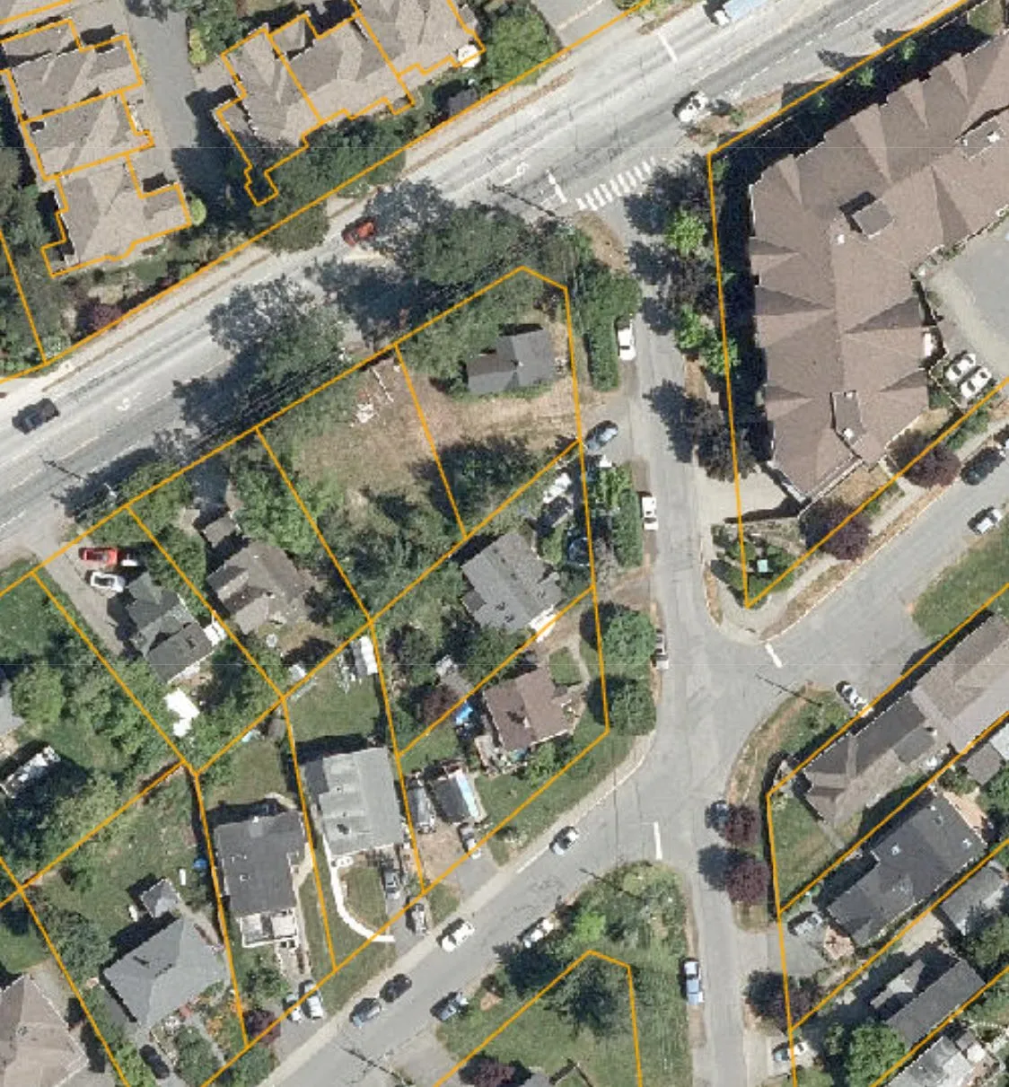 Detailed aerial view of properties 14, 14A Helmcken Road and 6 Camden Avenue outlined in red
