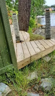 Beach stair at 66 Kingham Place to be screened on Polly water access site to prevent public use and beach access.
