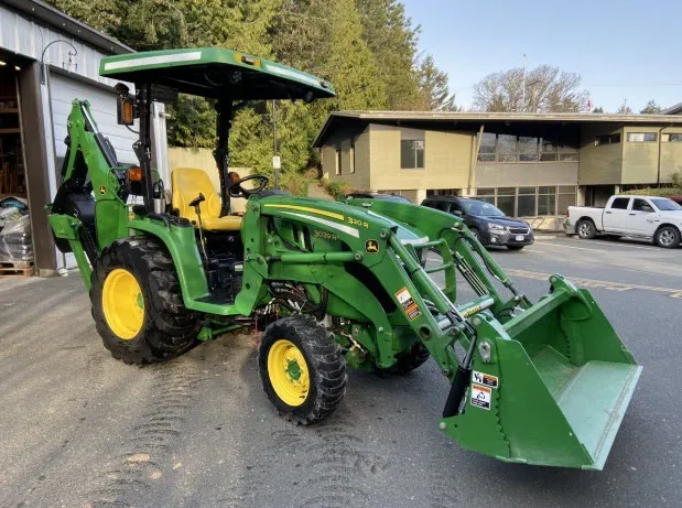 4-in-1 front loading bucket attachment for tractor