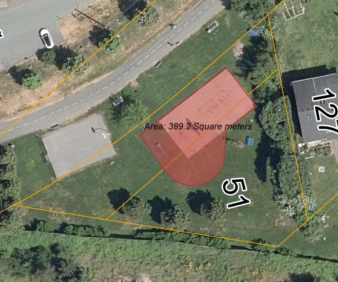 Aerial view of Chancellor Park with a highlighted red area for playground expansion labeled "Area: 389.2 Square meters"