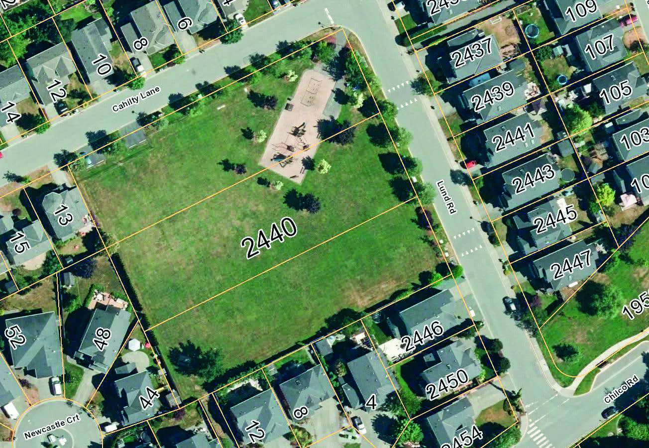 Aerial map of Chilco Park at 2440 Lund Road highlighting proposed Location A and Location B for a secure off-leash dog area