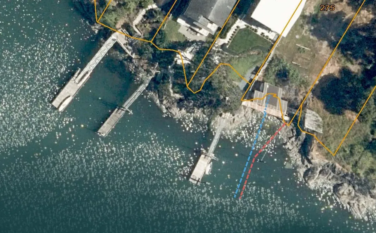 Aerial photograph showing proposed alignments for Option A and Option B relative to existing adjacent docks