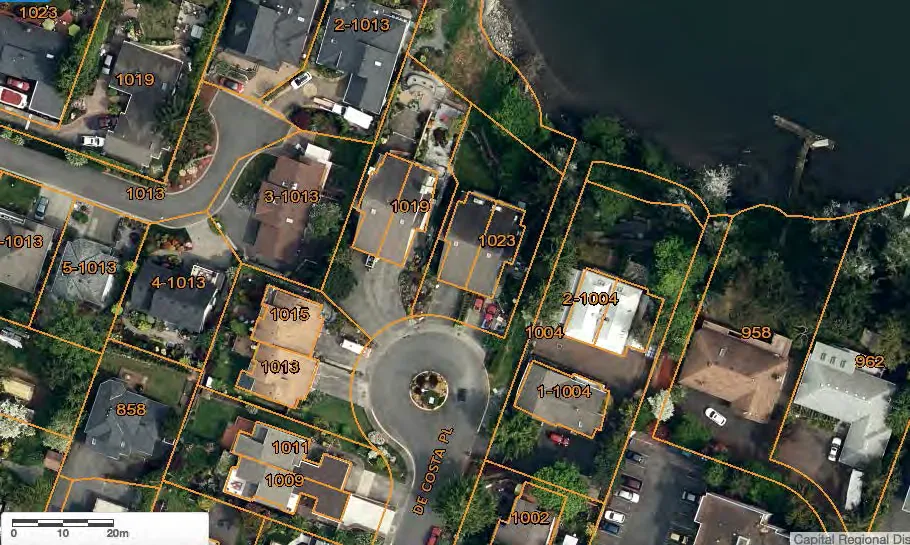 CRD satellite map of the end of De Costa Place with property boundaries