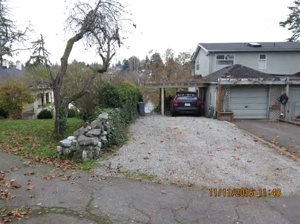 Rhoda Lane public access facing North