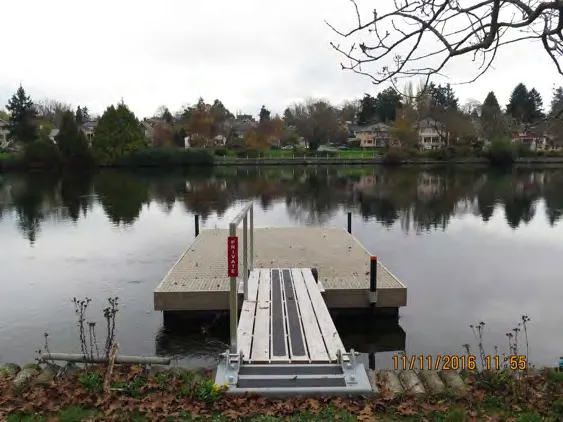Dock at Garthland Road with private sign
