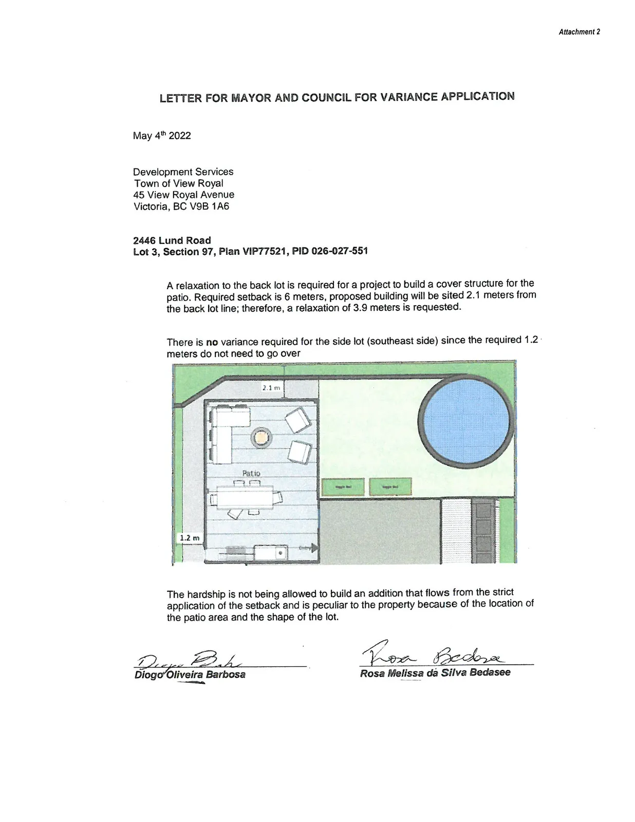 Site plan diagram showing the patio layout with furniture, a circular pool, and setback measurements of 2.1 m and 1.2 m
