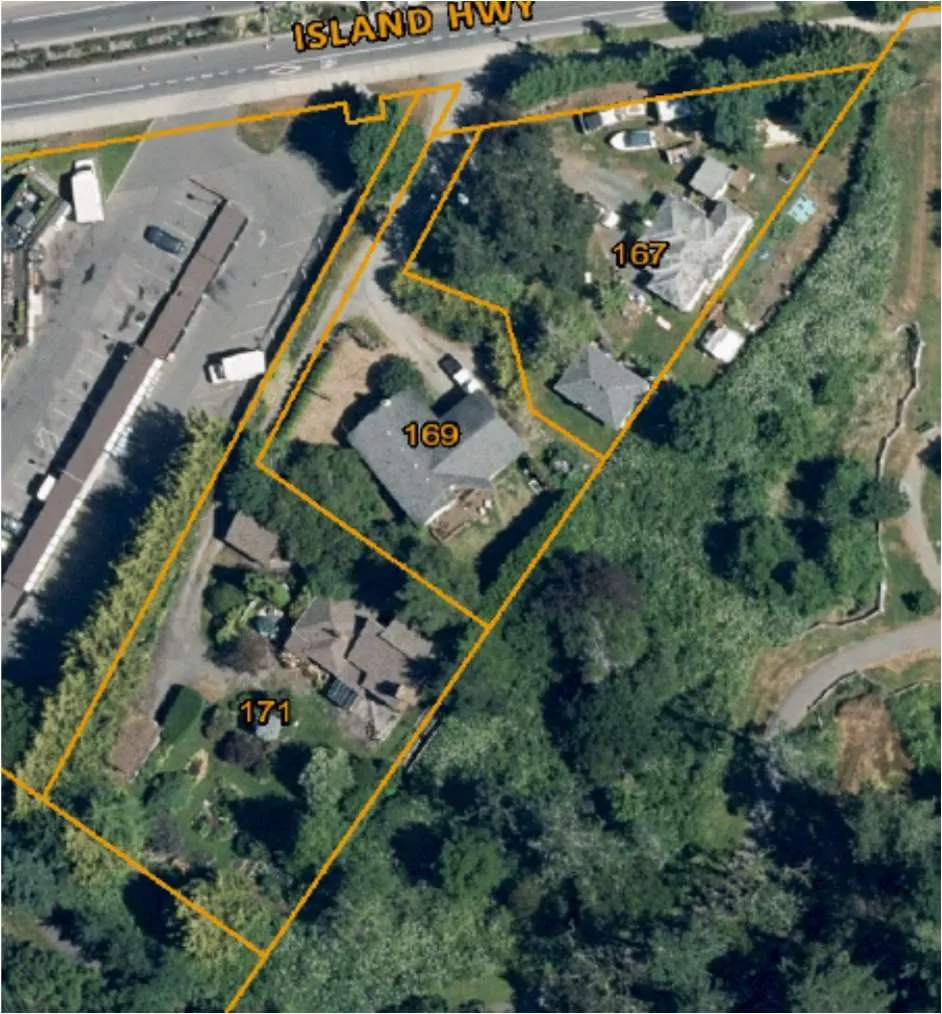 Site context air photo showing 167, 169, and 171 Island Hwy boundaries outlined in yellow