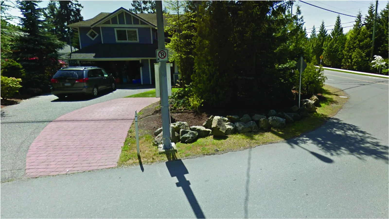 Figure 3: 22 Erskine Lane - Driveway Distance to Intersection
