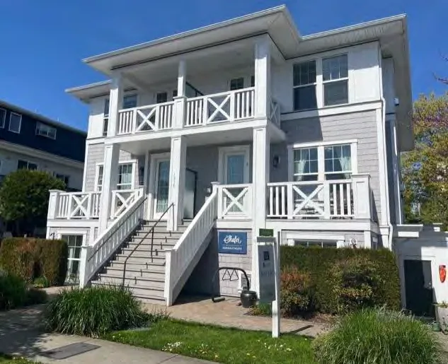 Photo of a successful 6-unit house plex in Victoria where each dwelling is 93m² (1000ft²) and has 2 bedrooms.
