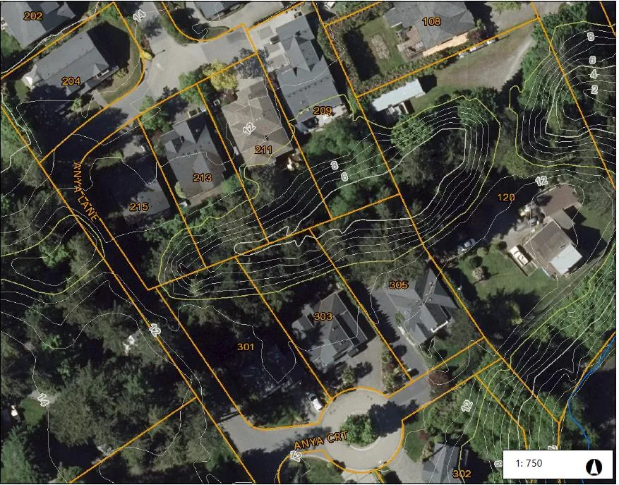 Topographic map of the area with property lines and covenant area highlighted in red