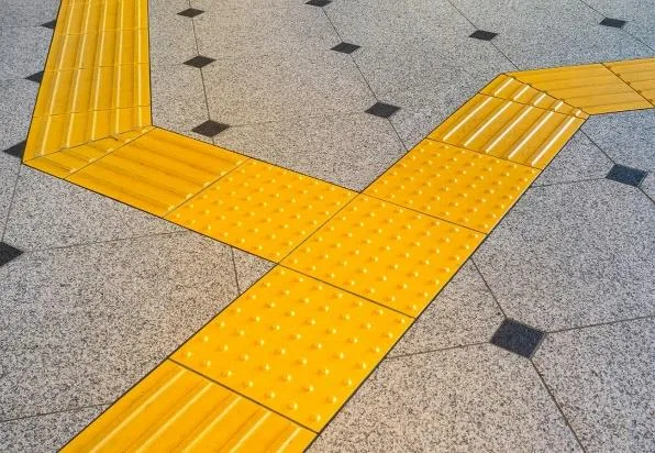 Accessible message push button