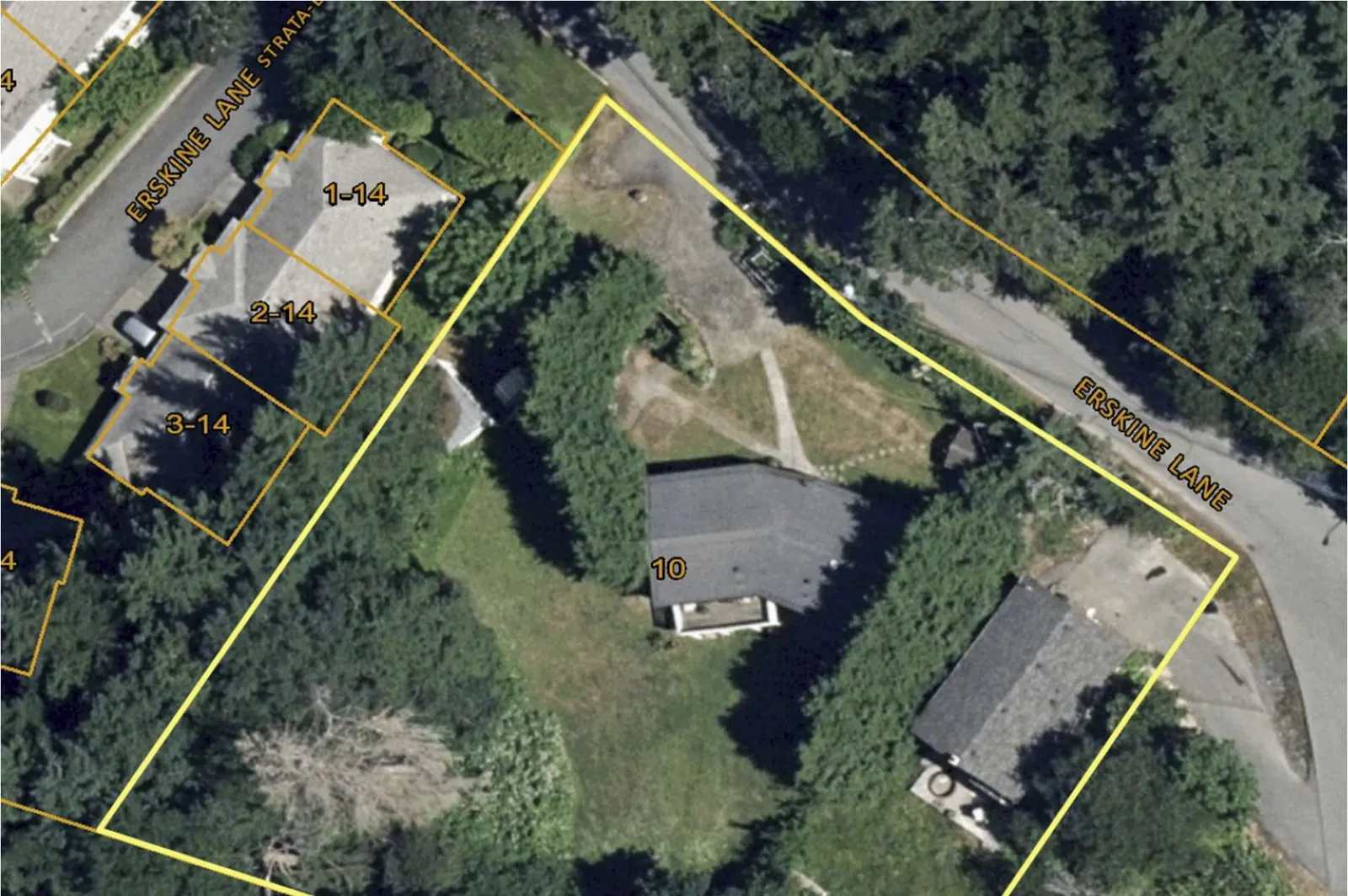 Site context air photo showing the subject site outlined in Yellow.