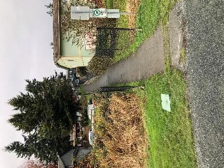 Park entry from Paddock Place